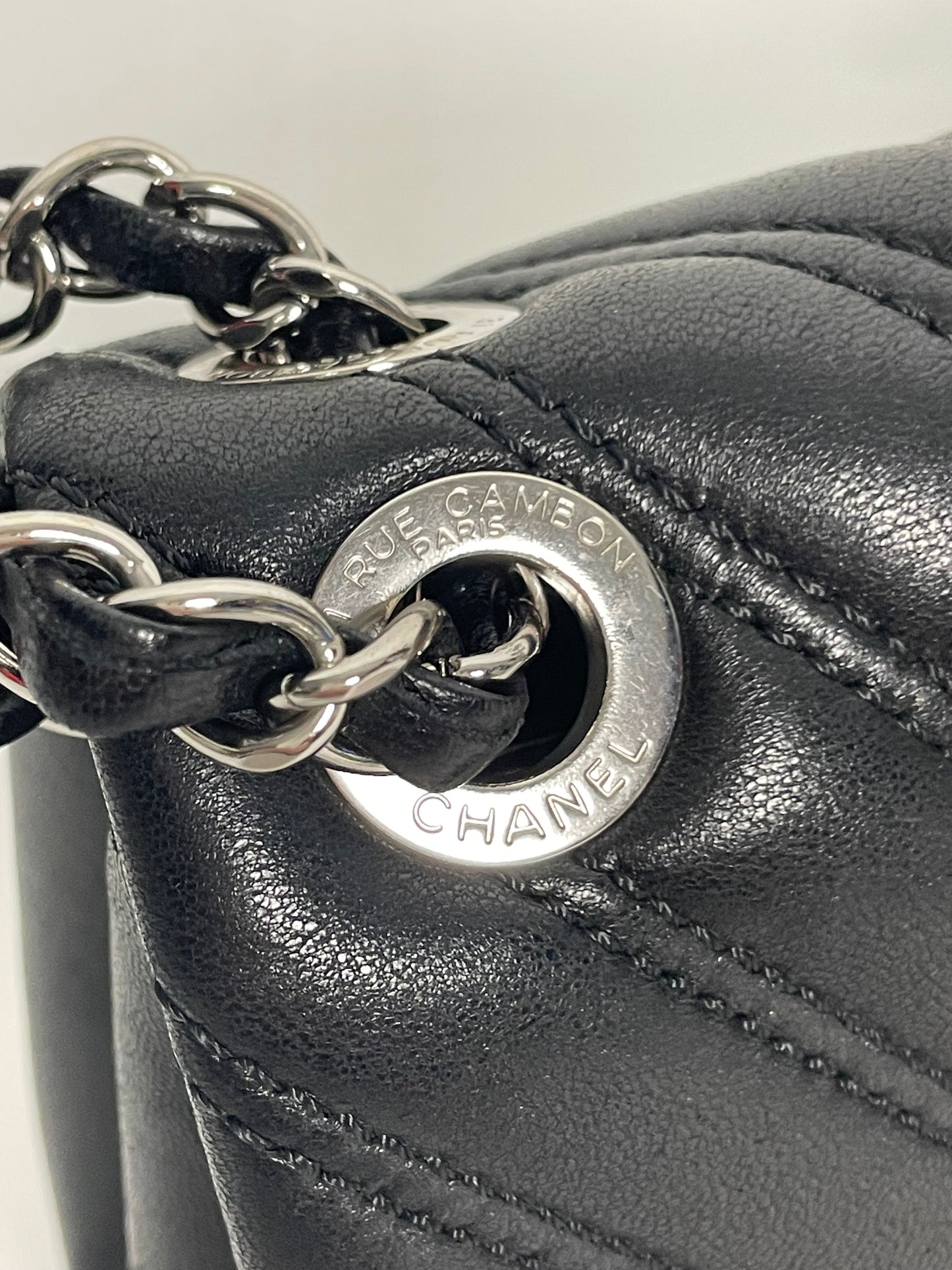 CHANEL single flap medium