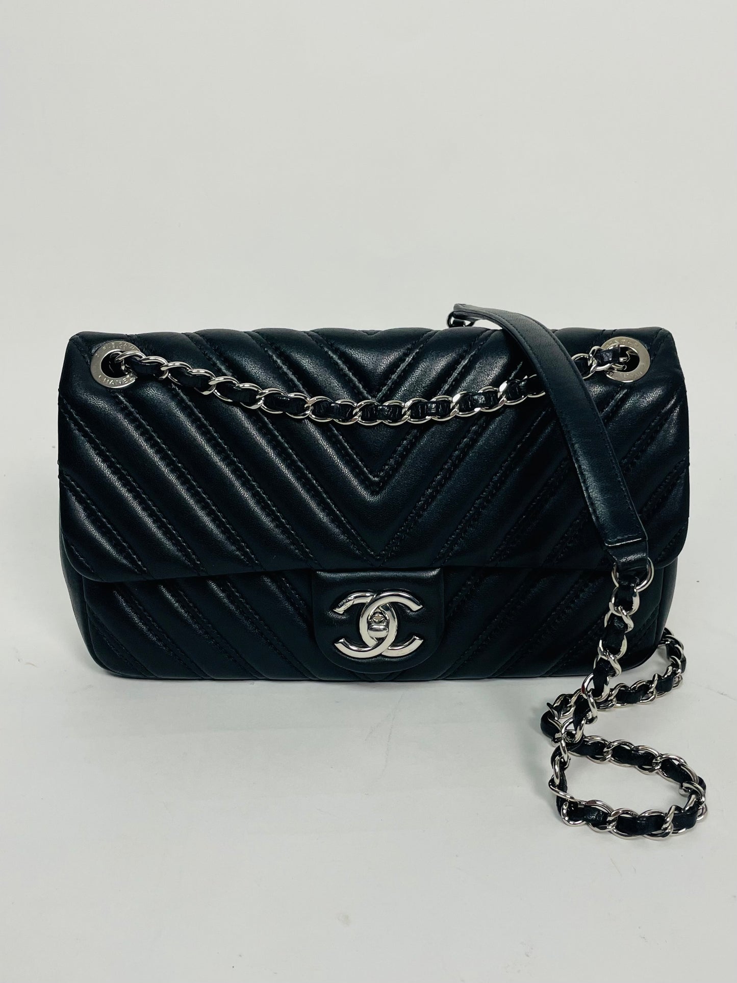 CHANEL single flap medium
