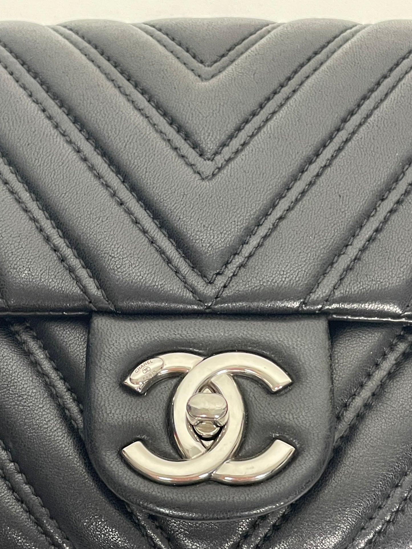 CHANEL single flap medium