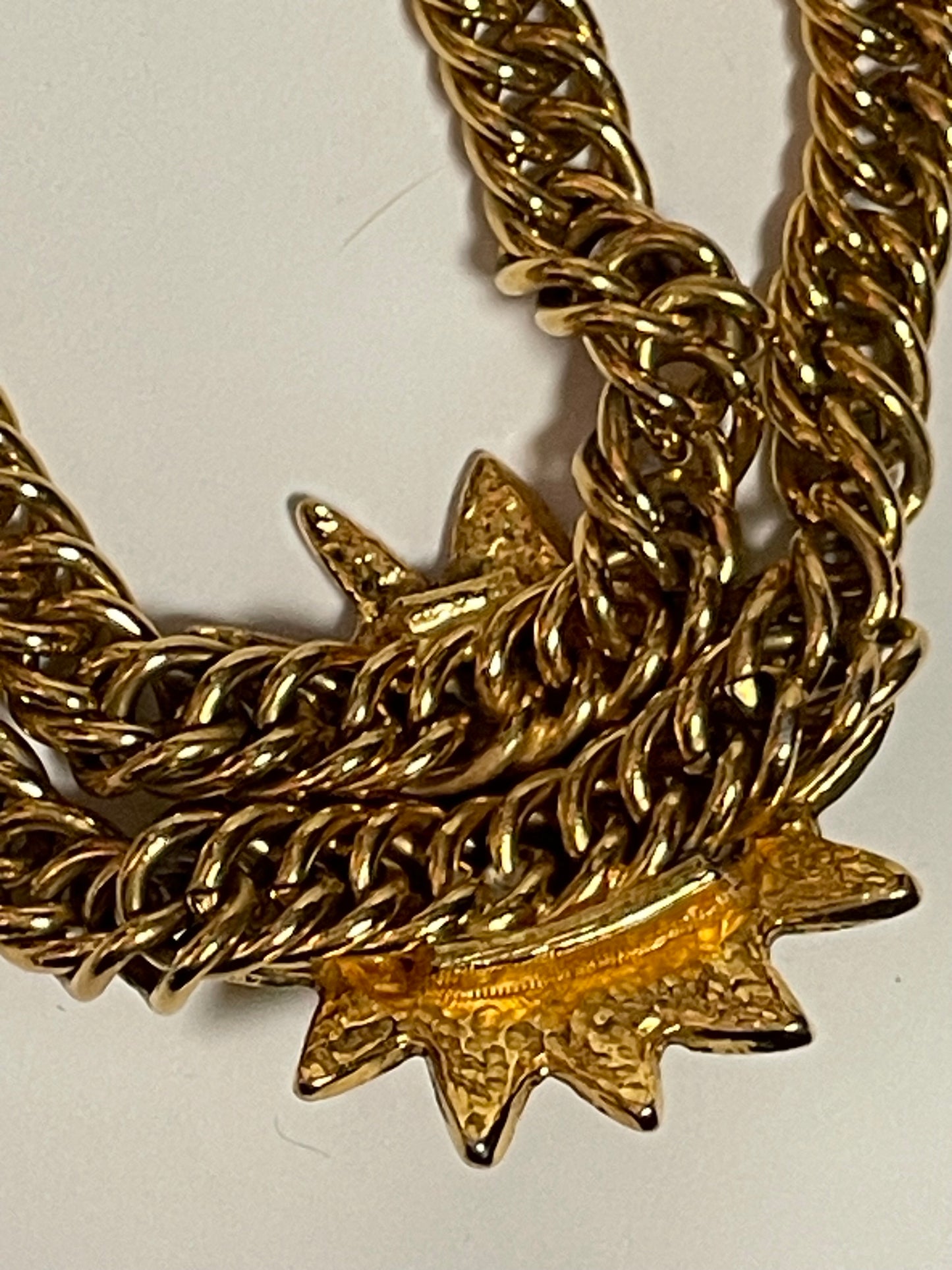 CHANEL lions head necklace ( vintage )