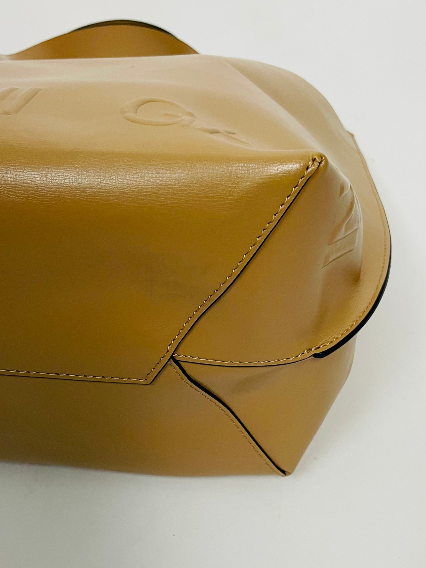 Ganni tote