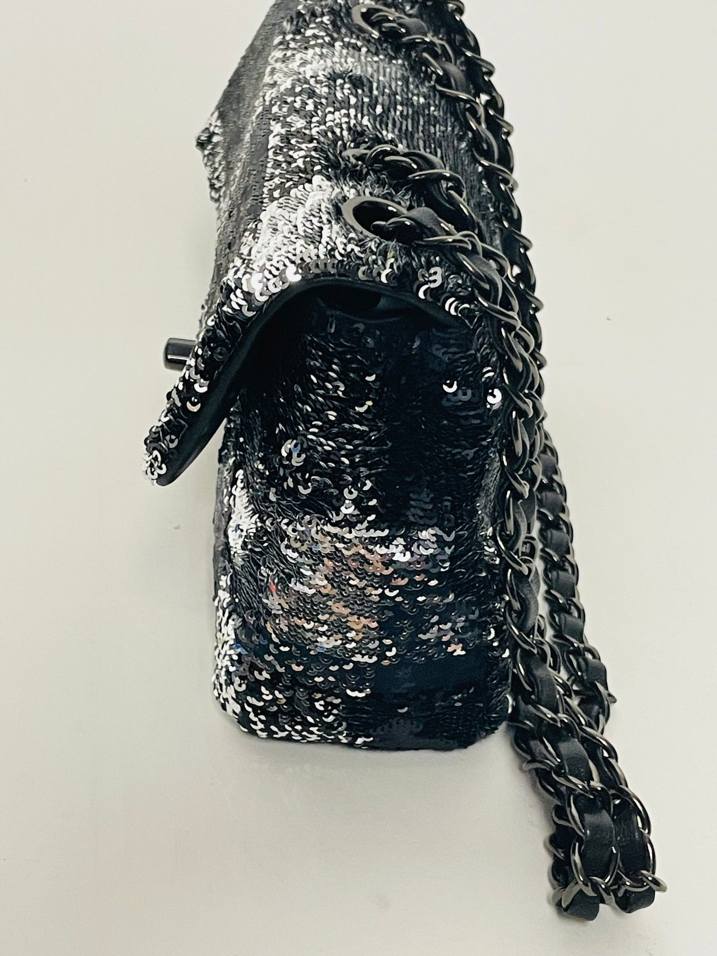 CHANEL sequin lambskin small single flap