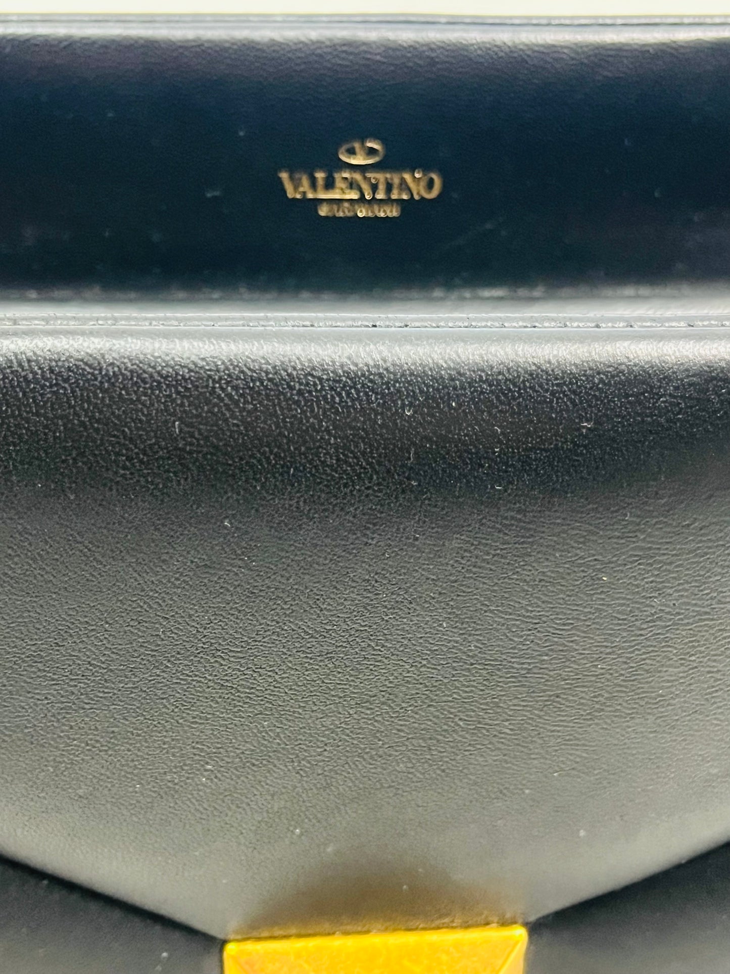 Valentino Roman hand bag size small