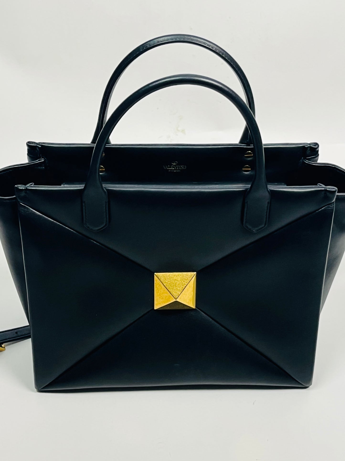 Valentino Roman hand bag size small