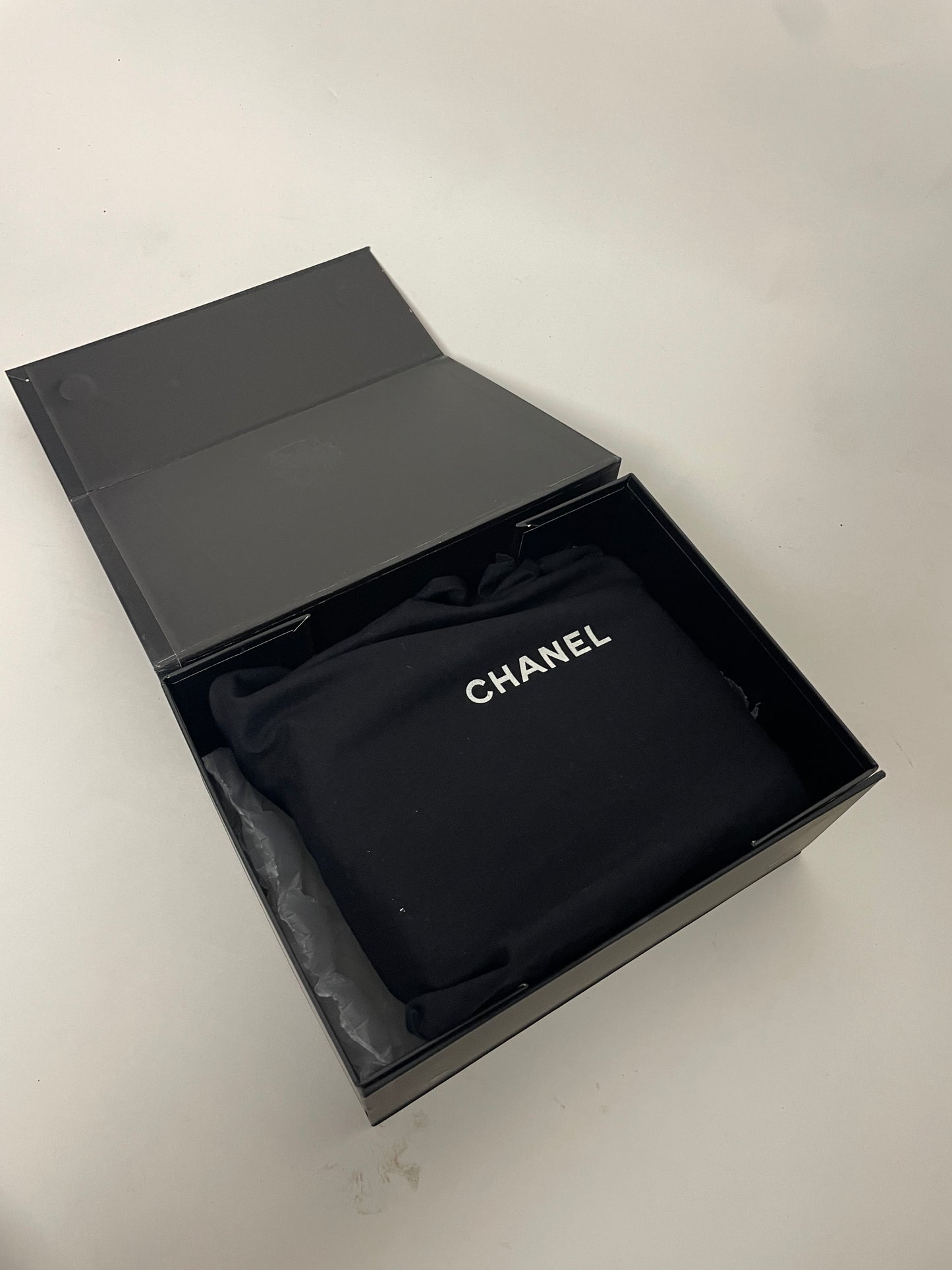 CHANEL sequin lambskin small single flap