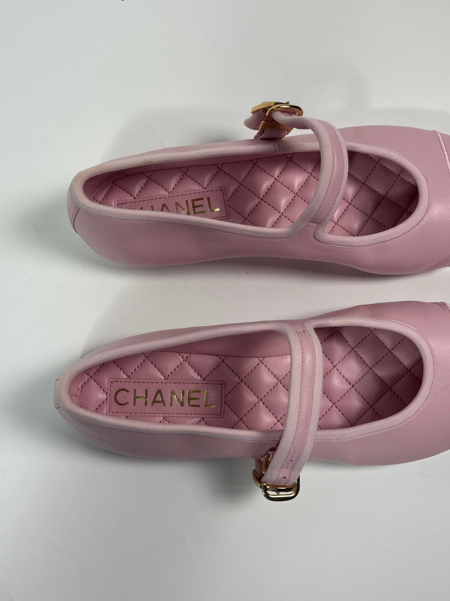 CHANEL babies size 38