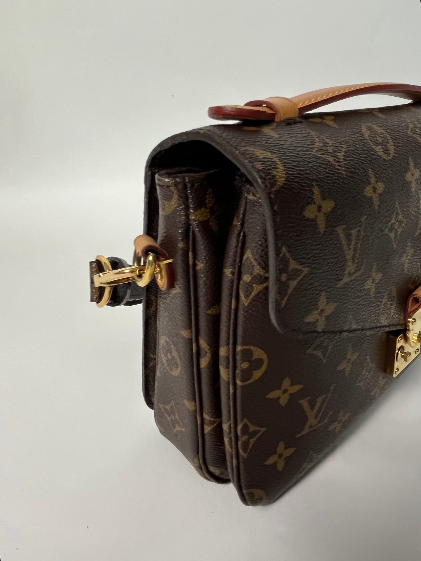 Louis Vuitton metis pochette