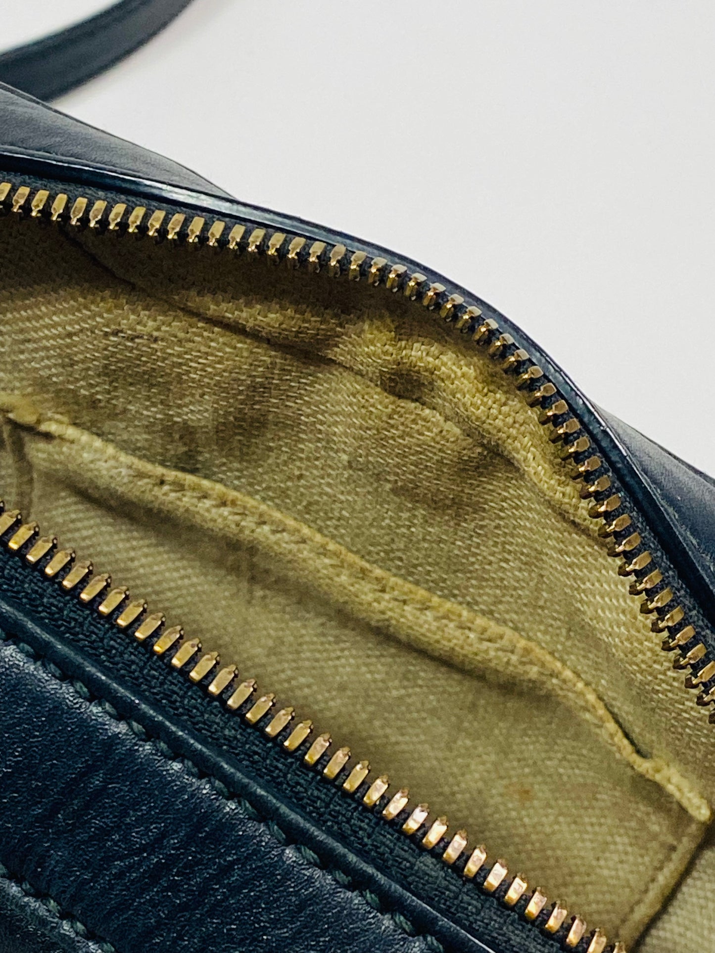 GUCCI Webby Bee Crossbody Bag