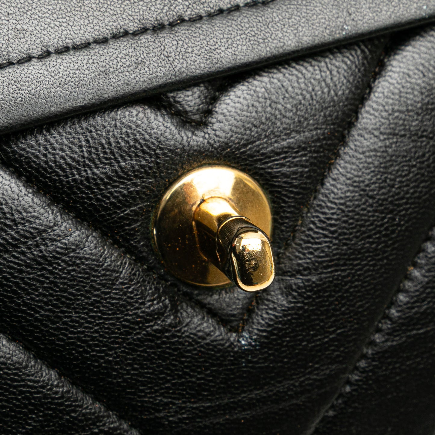 CHANEL vintage chevron lambskin double flap medium