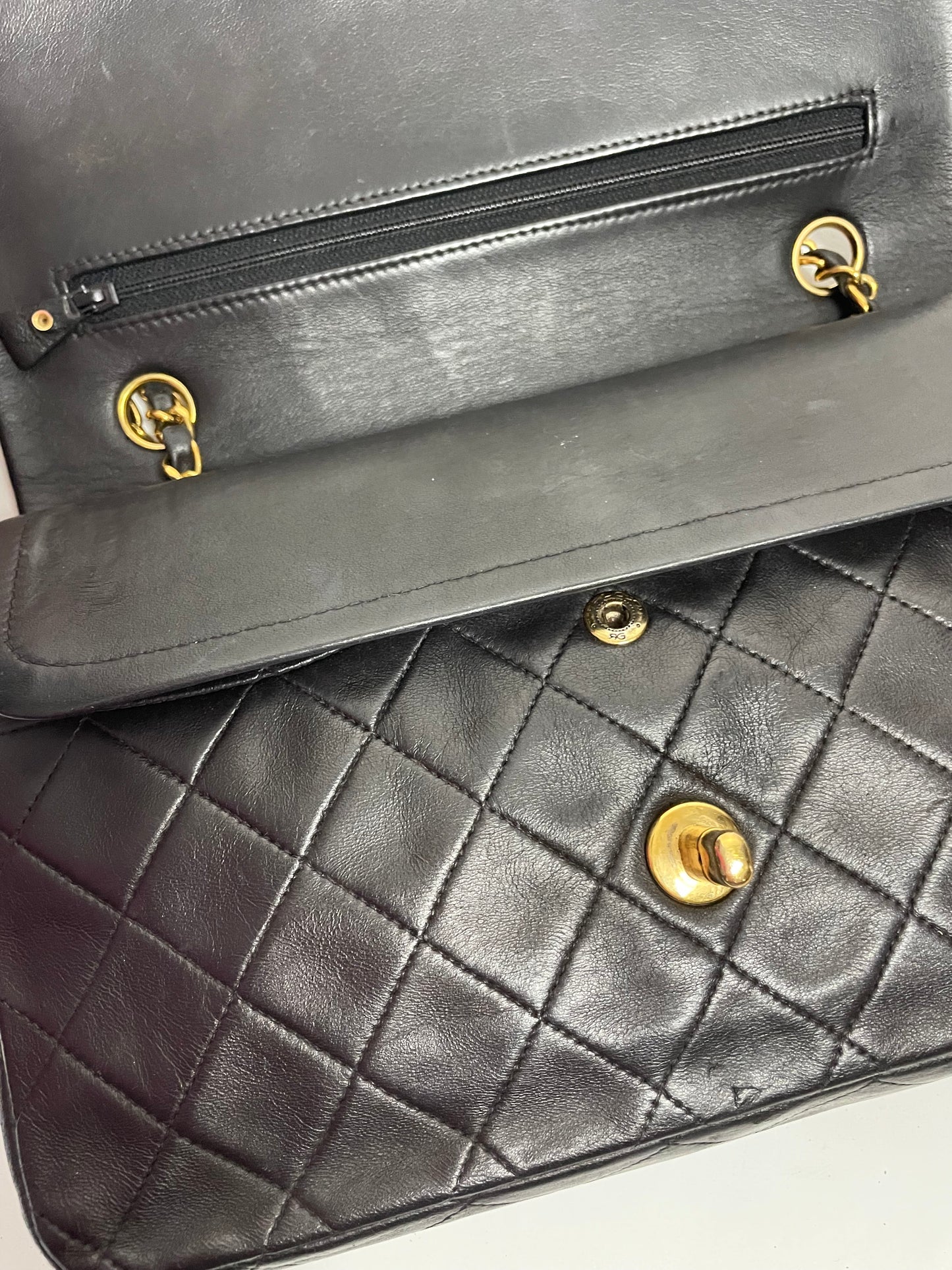 CHANEL medium double flap