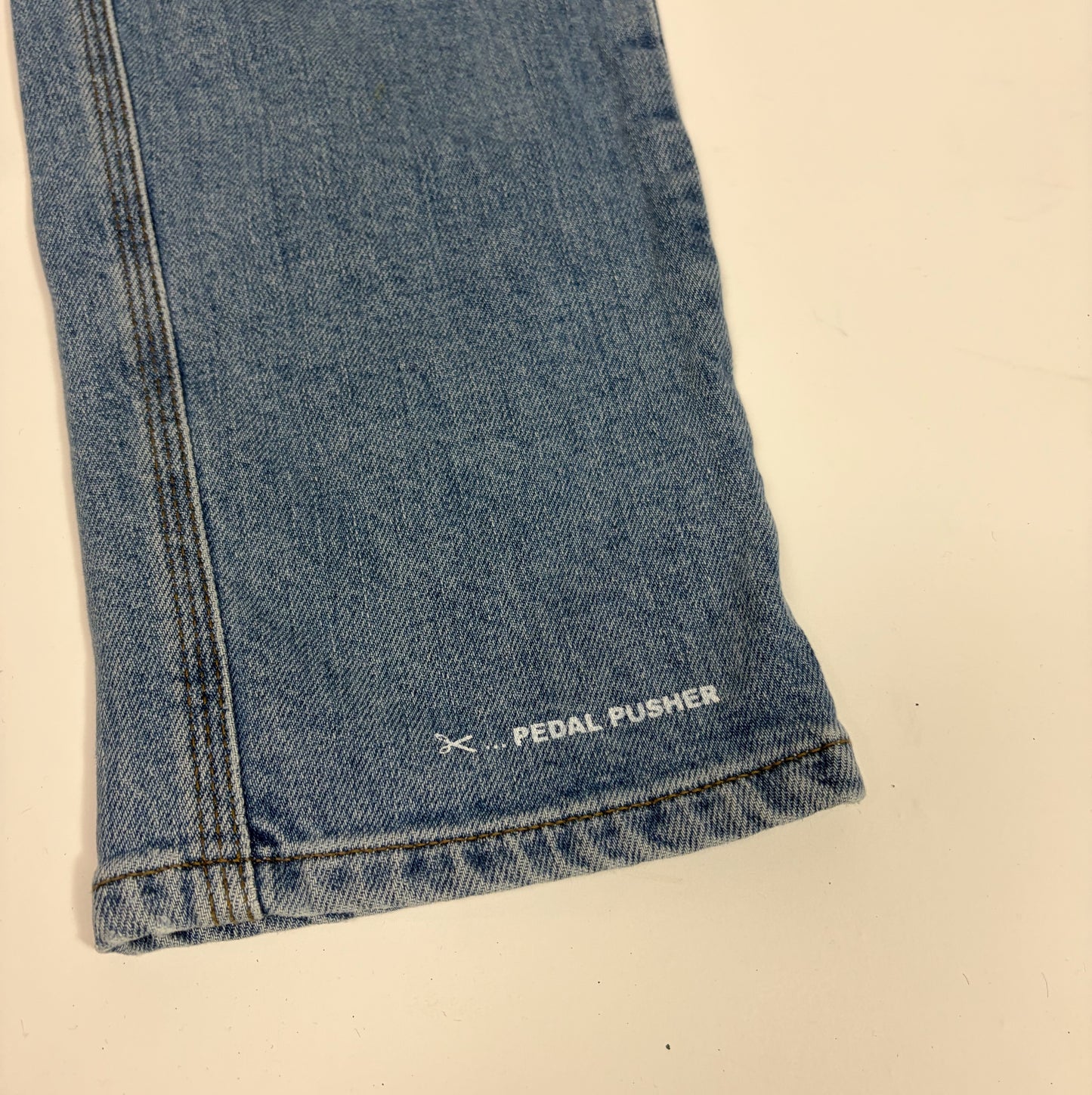 Closed Light Wash Jeans