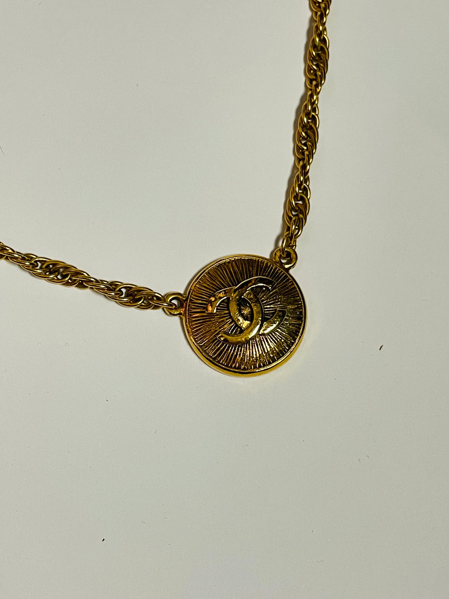 CHANEL sunburst choker ( vintage )