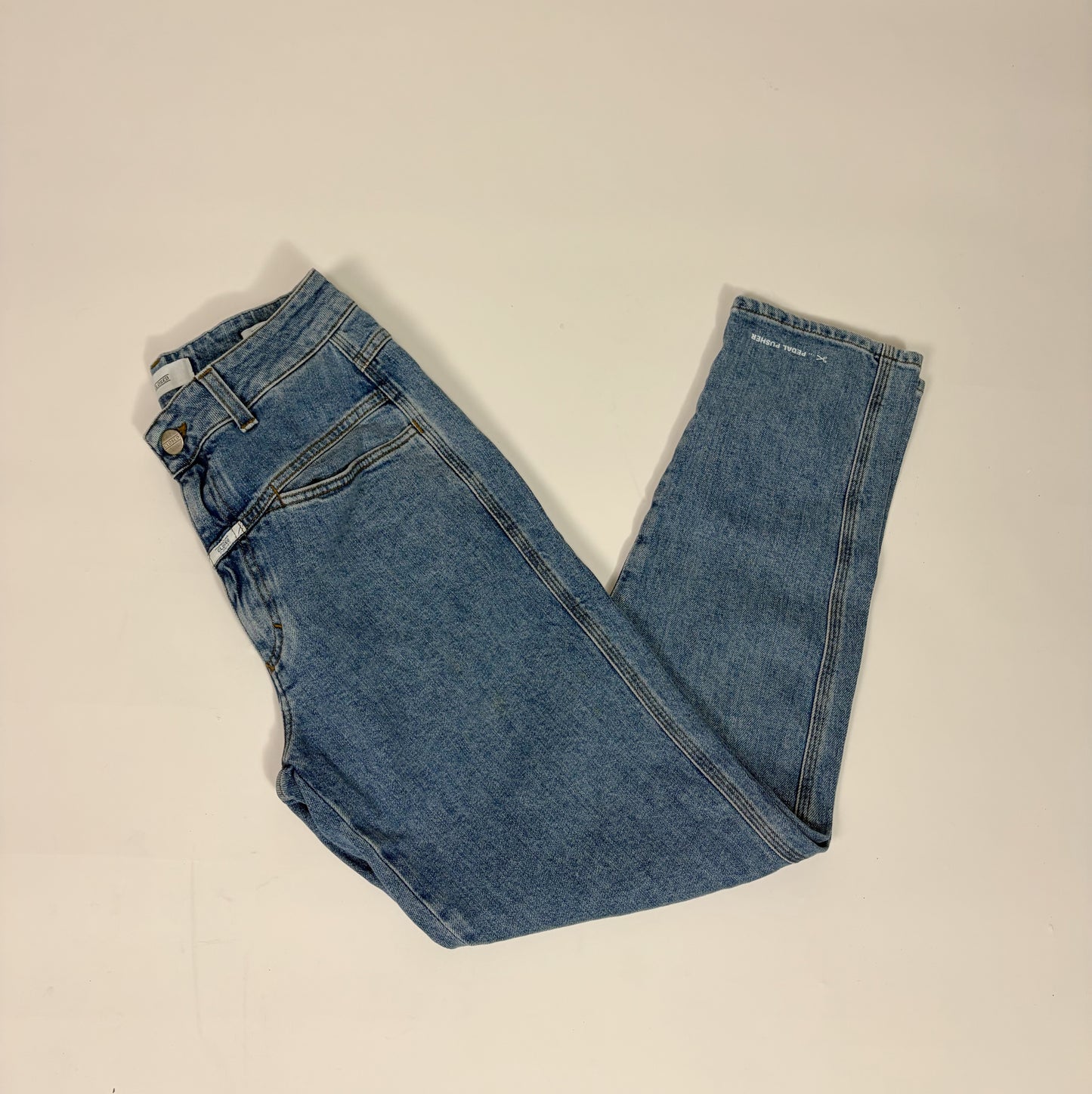 Closed Light Wash Jeans