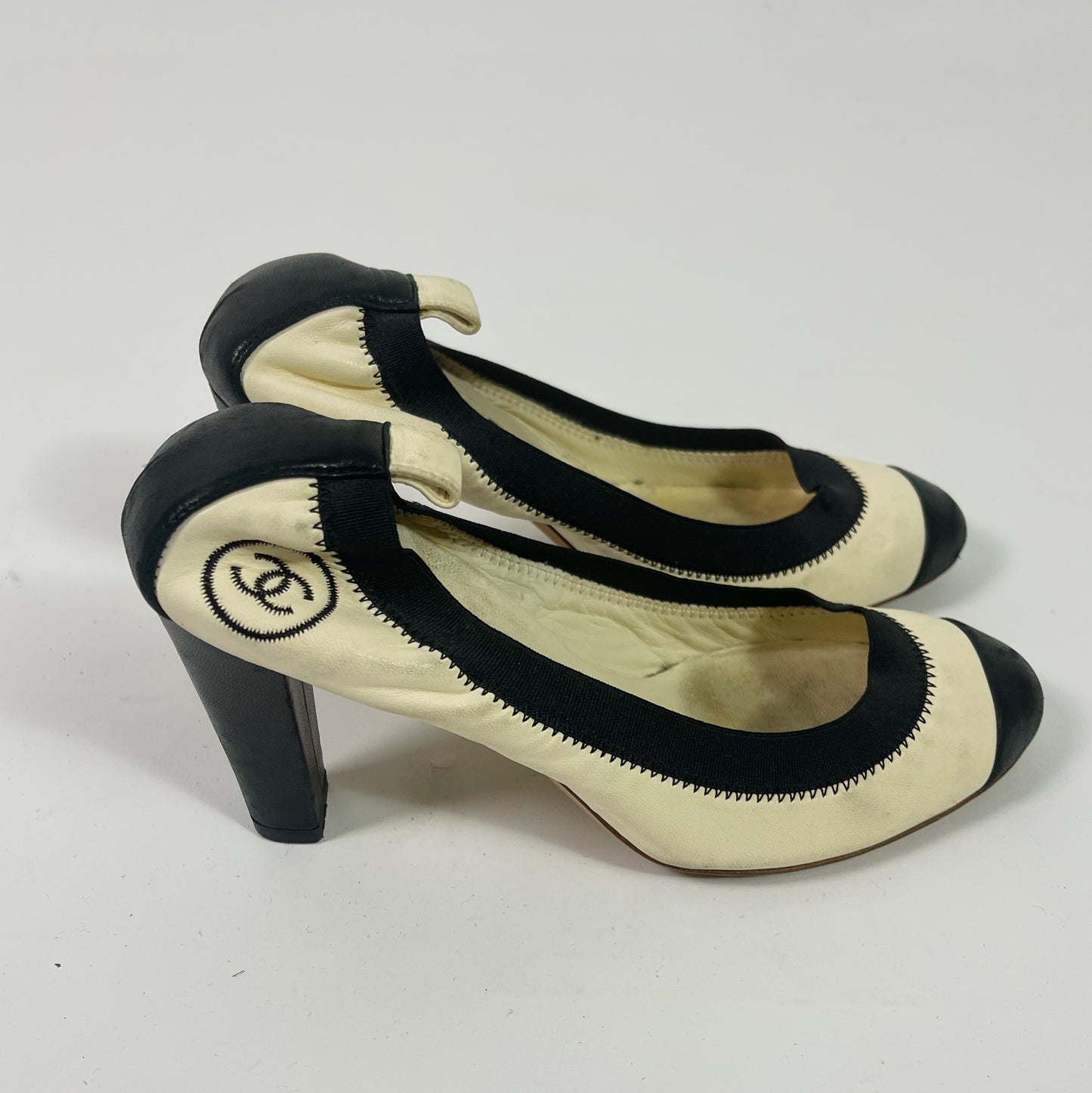 Chanel Pumps
