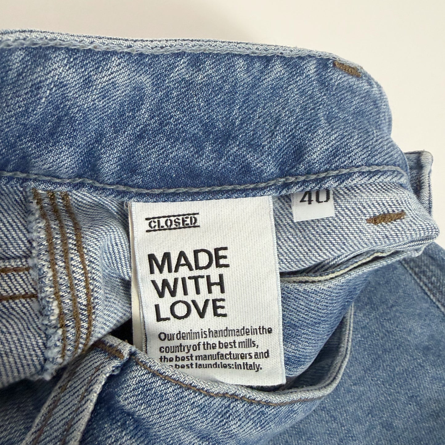 Closed Light Wash Jeans
