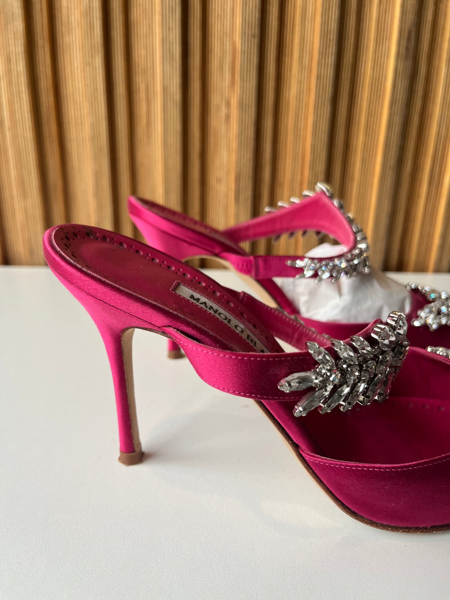 Manolo Blahnik Lurum 90 pink satin mules size 38
