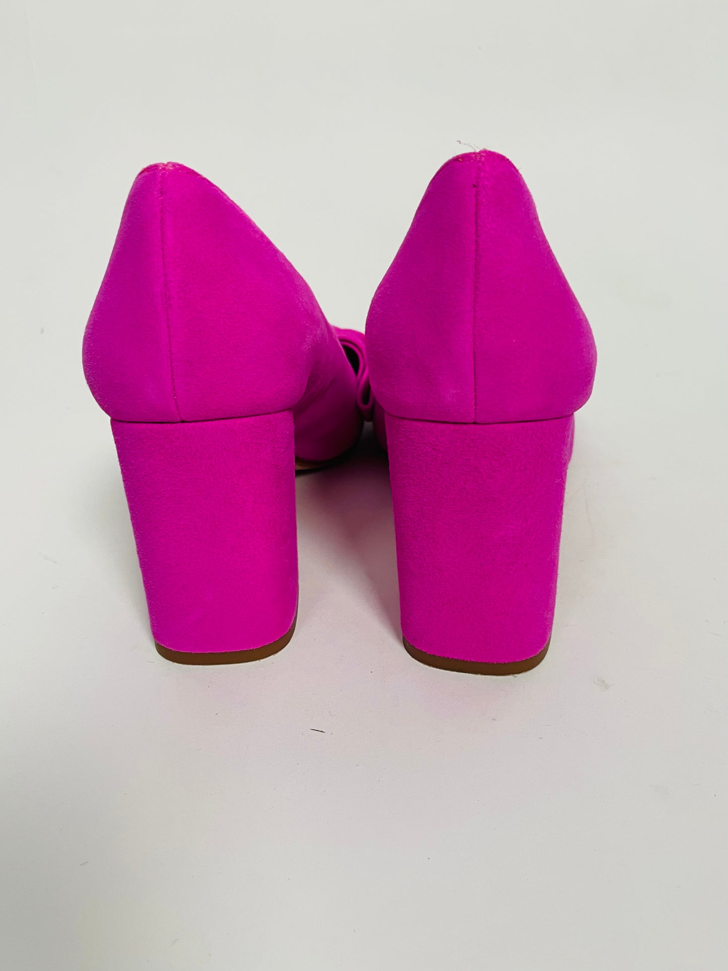 Nicki Hoyne Bow Pump s39