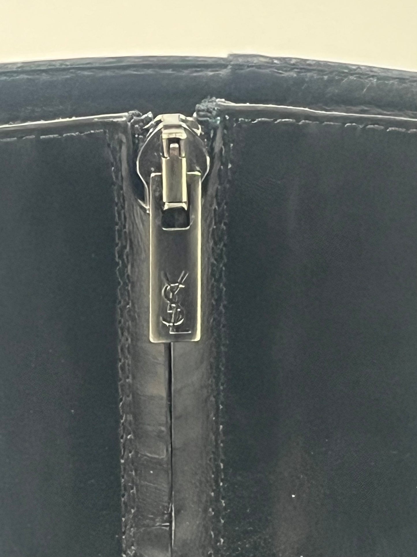 Yves Saint Laurent ankle boot size 37