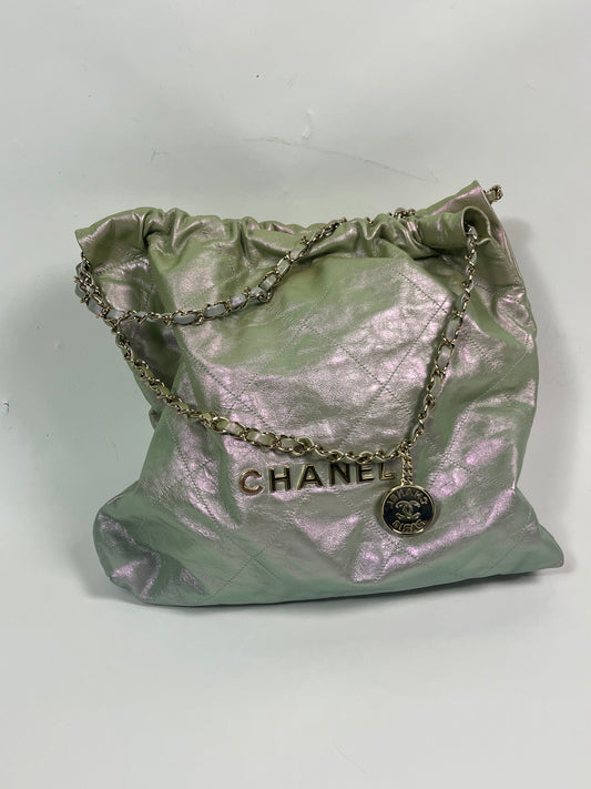 CHANEL 22 hobo medium