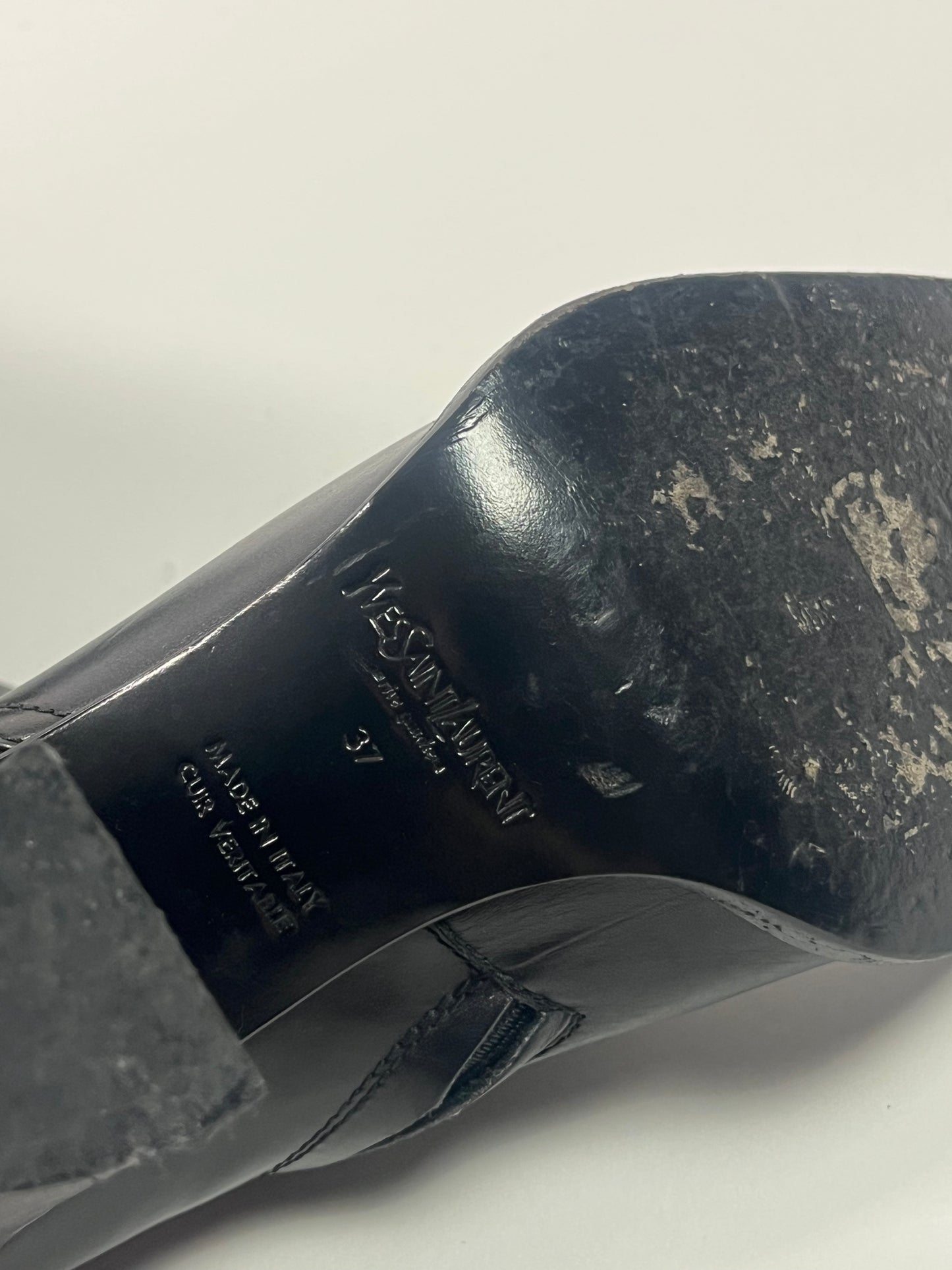 Yves Saint Laurent ankle boot size 37