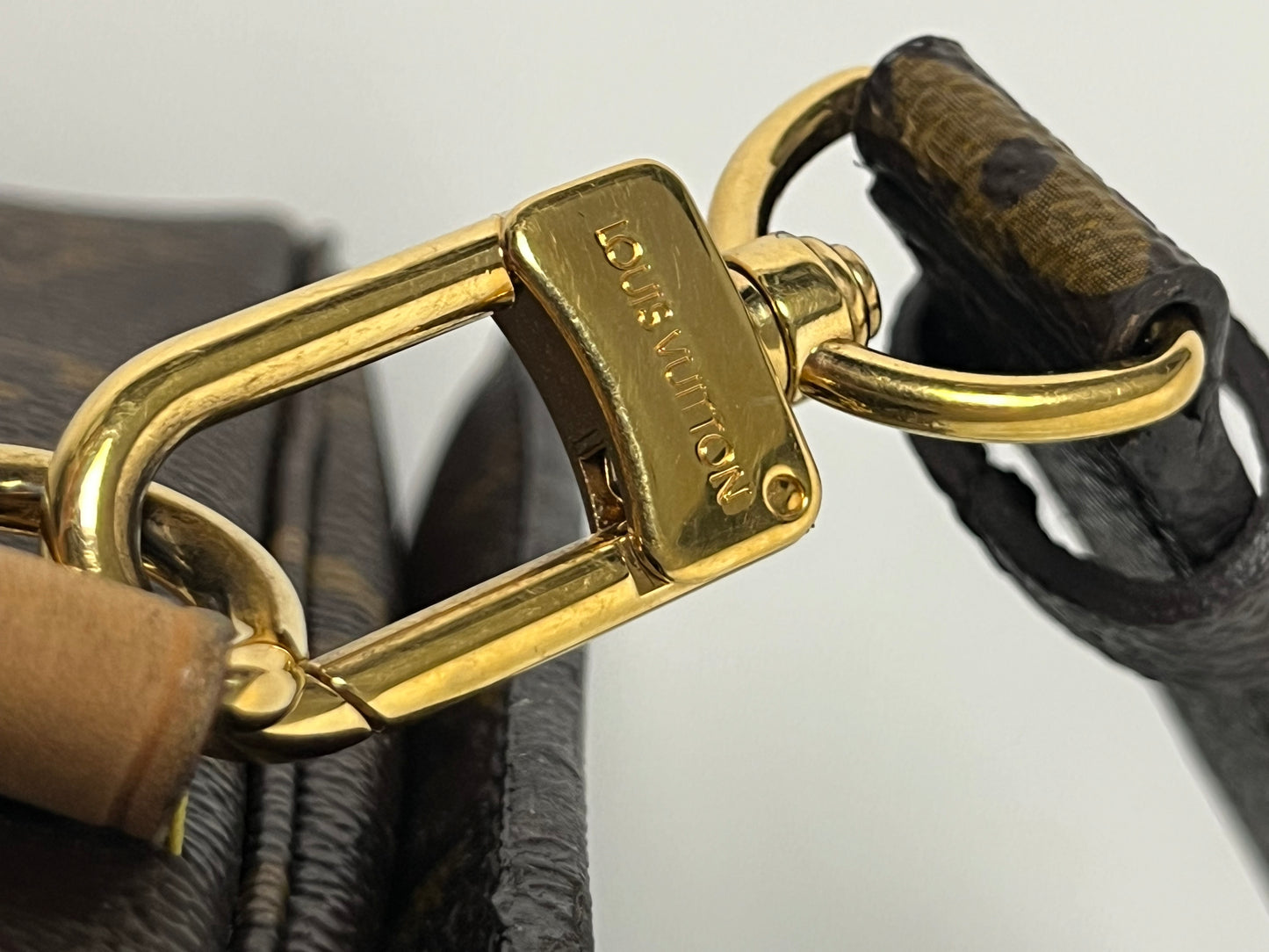 Louis Vuitton metis pochette