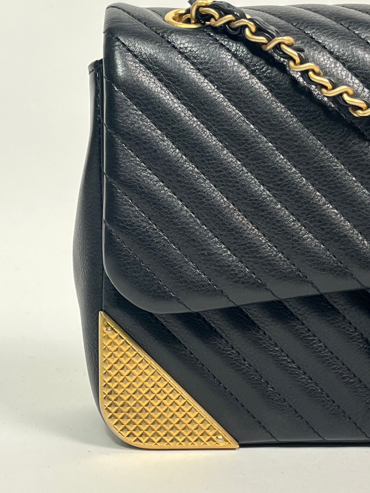 CHANEL rock the corner chevron flap.