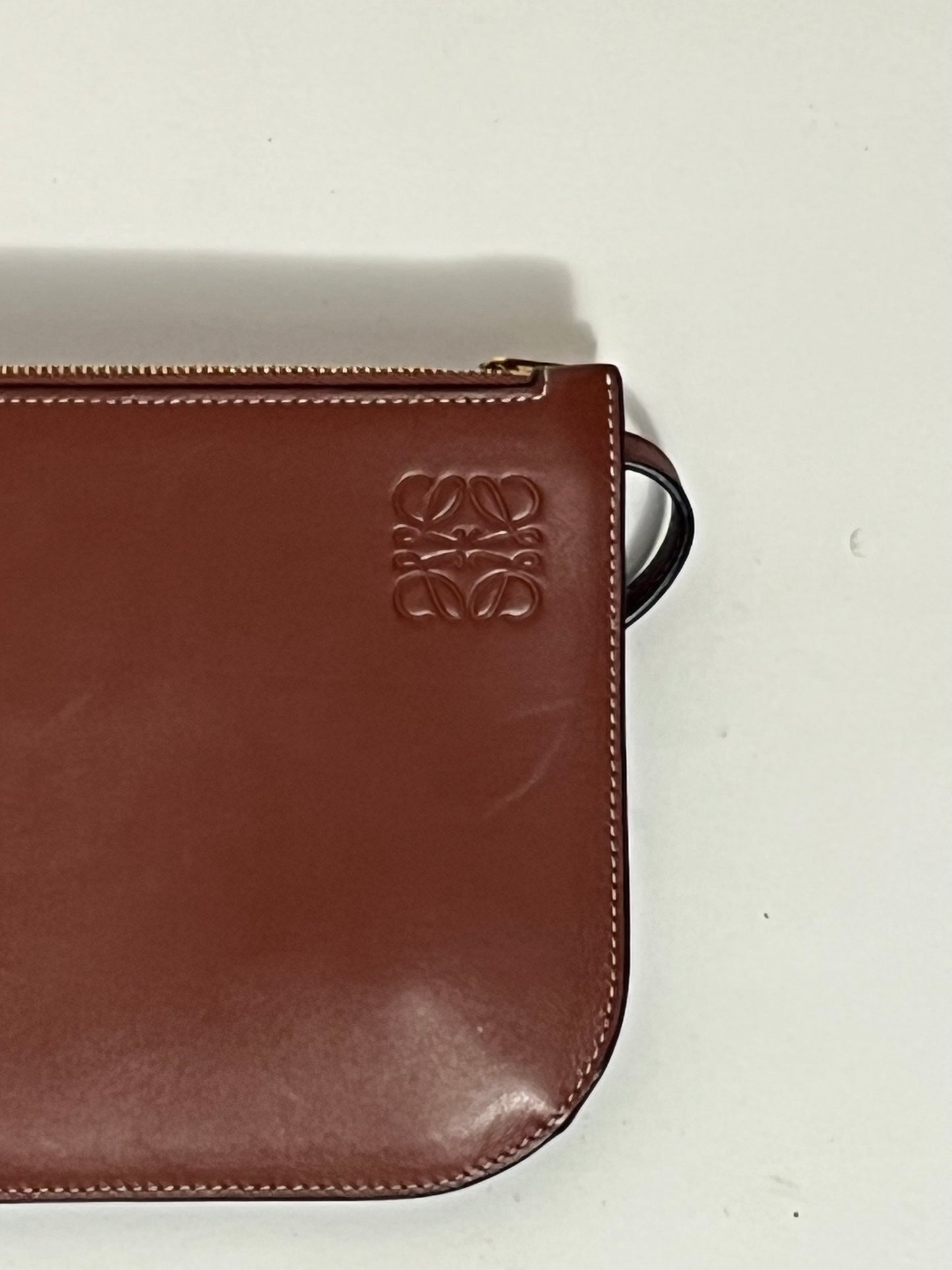 Loewe wallet on a chain