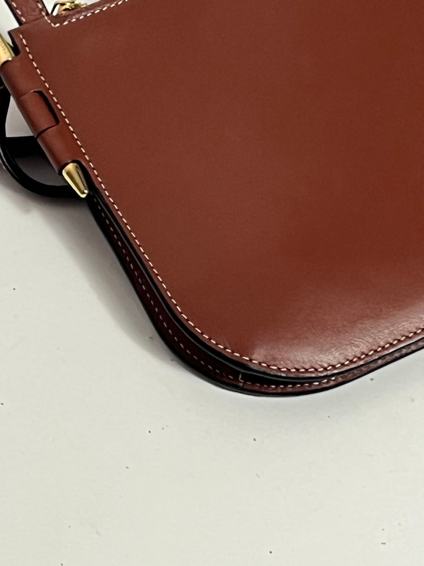 Loewe wallet on a chain