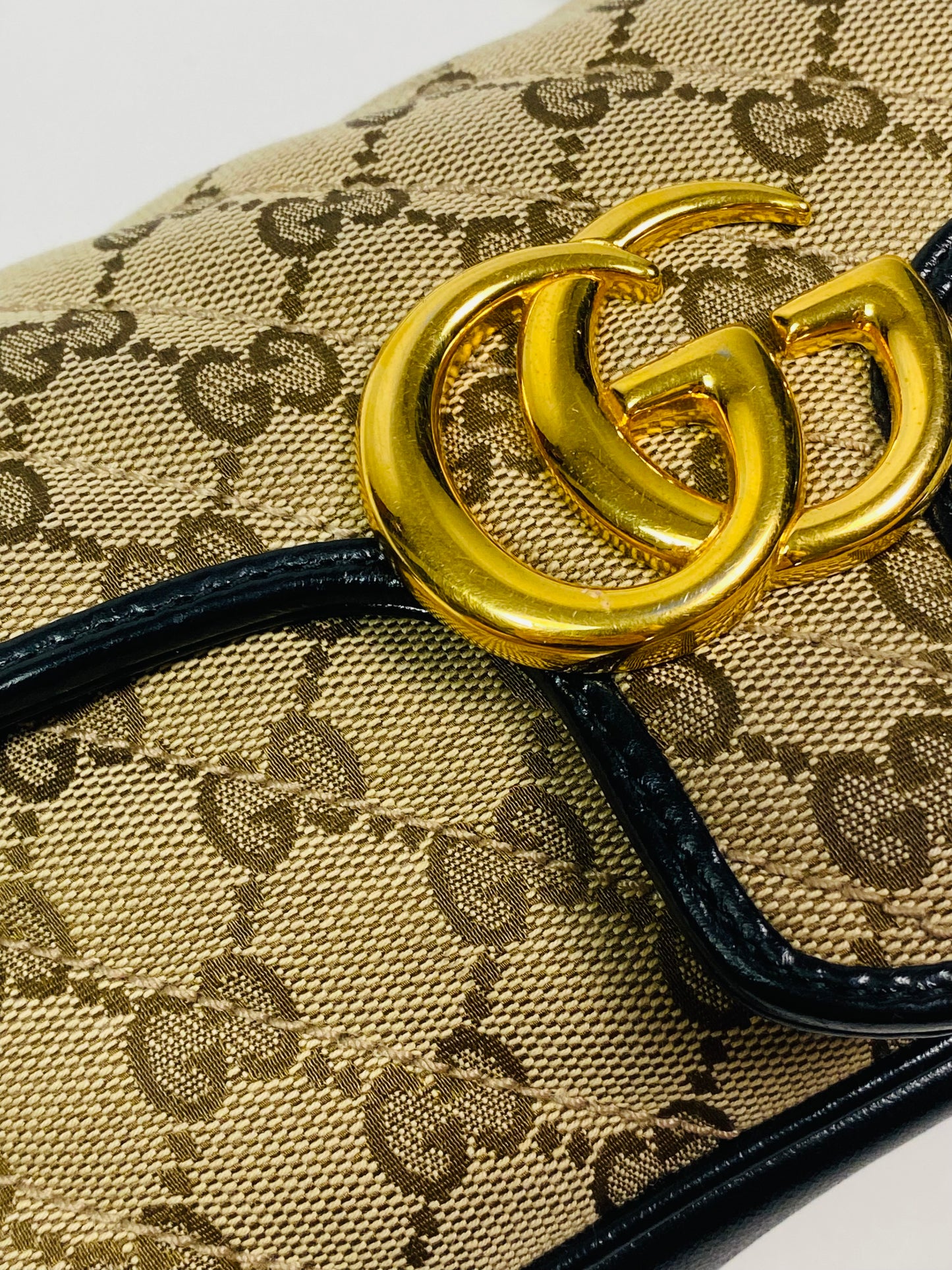 GUCCI Marmont Shoulder Bag