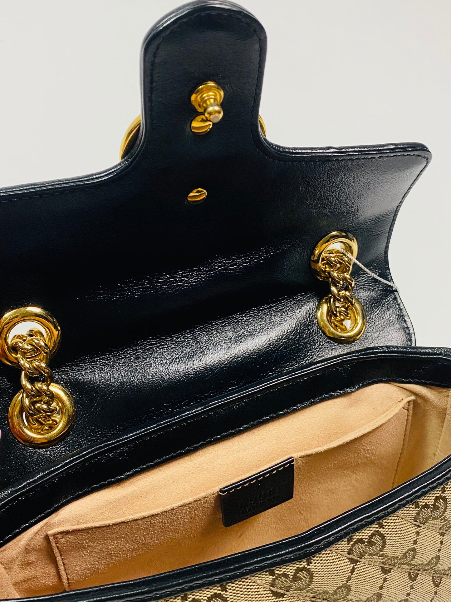 GUCCI Marmont Shoulder Bag