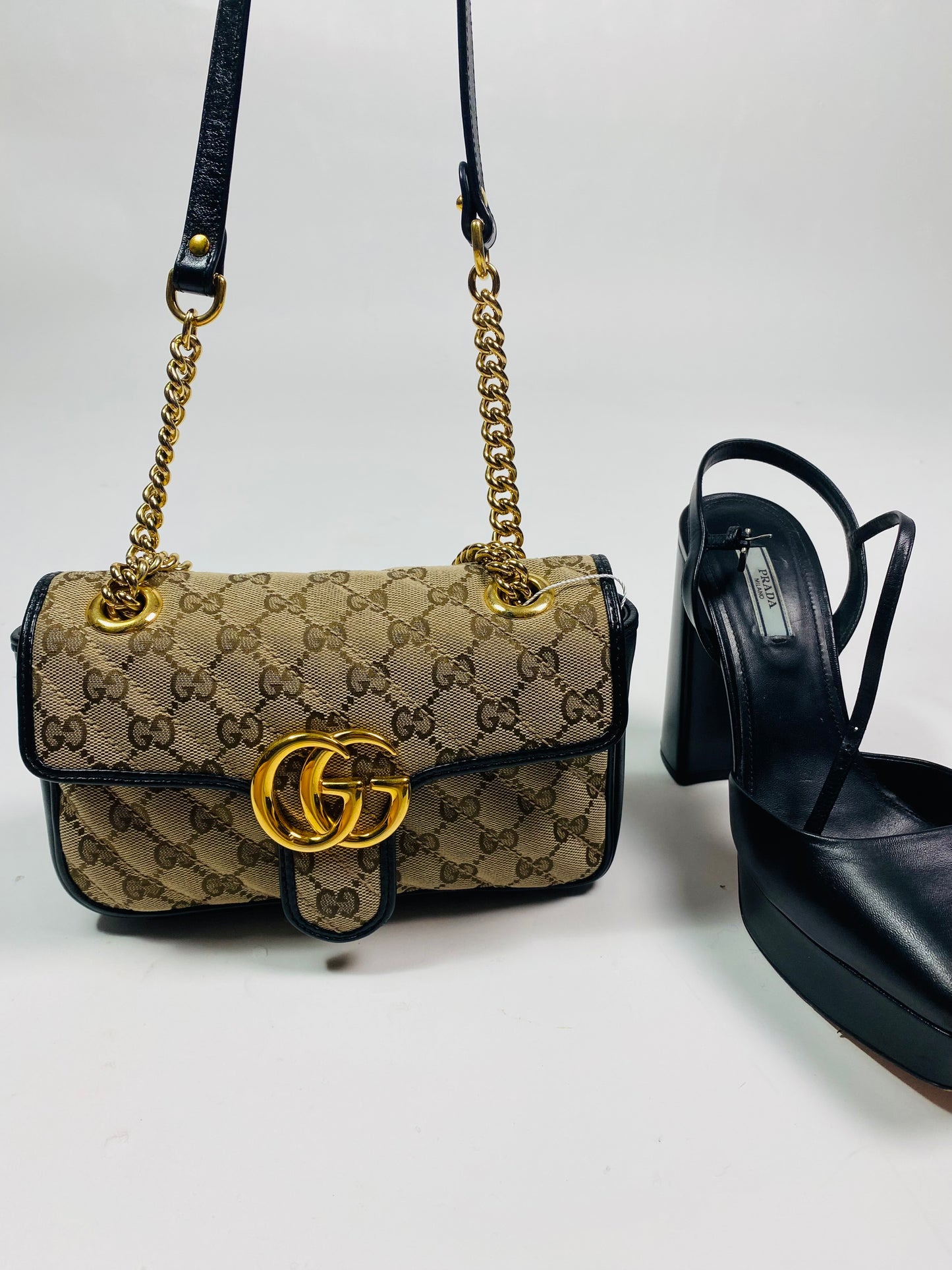 GUCCI Marmont Shoulder Bag