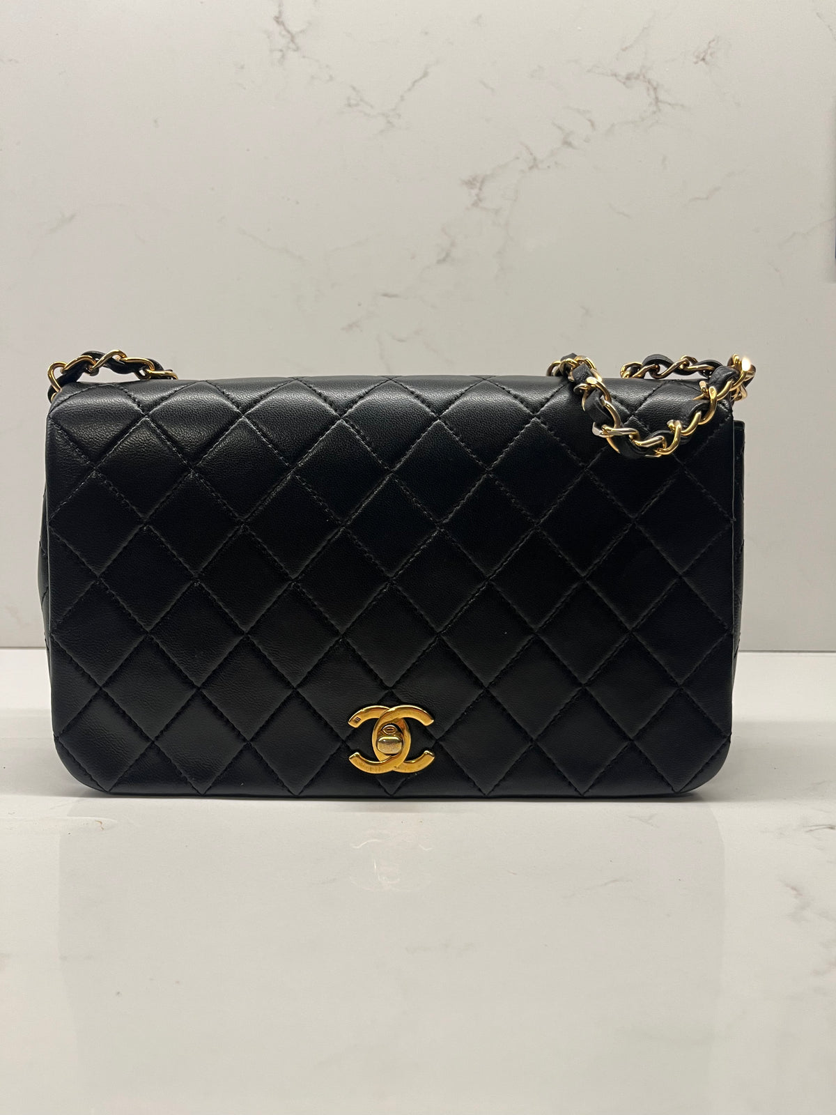 Vintage CHANEL full flap lambskin