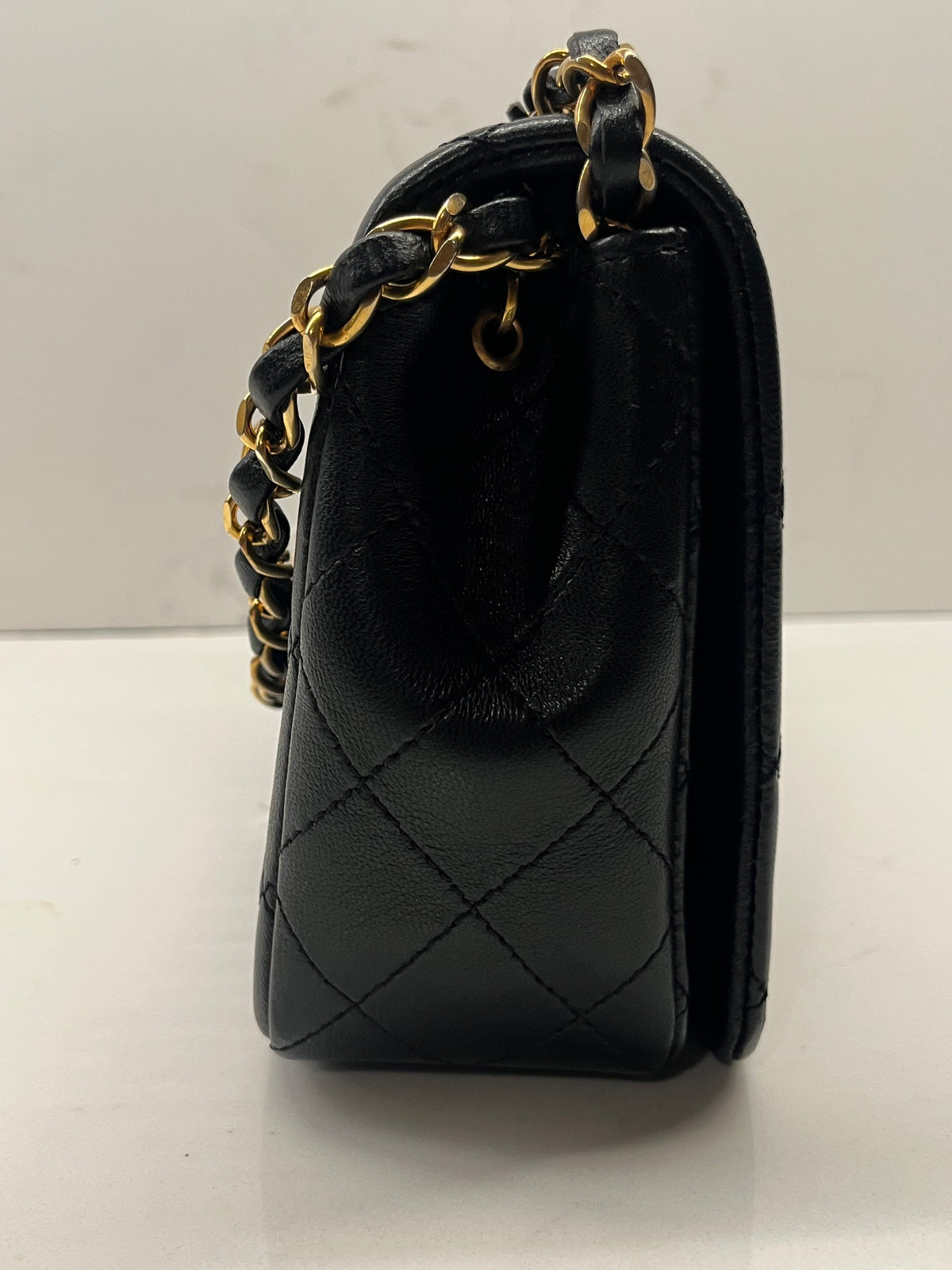 Vintage CHANEL full flap lambskin